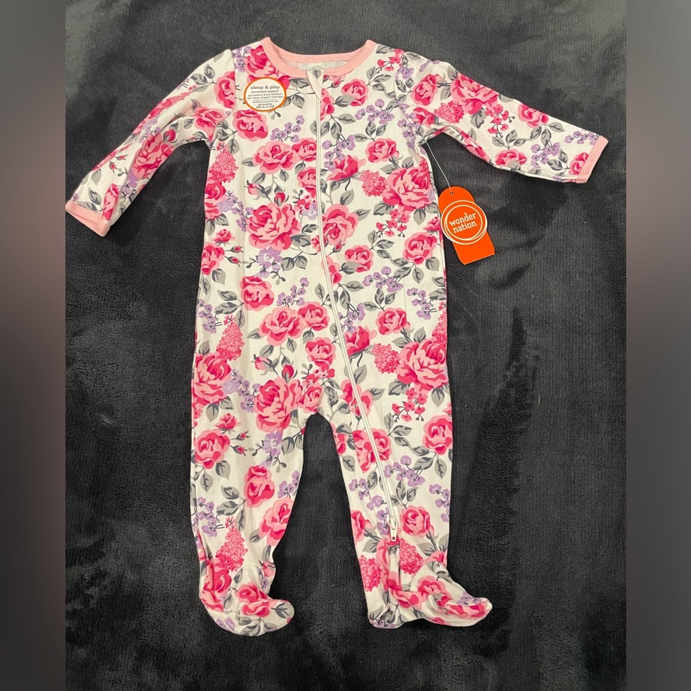 Size 6-9 month Sleeper